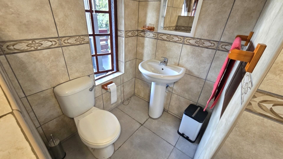 5 Bedroom Property for Sale in Schoemansville North West